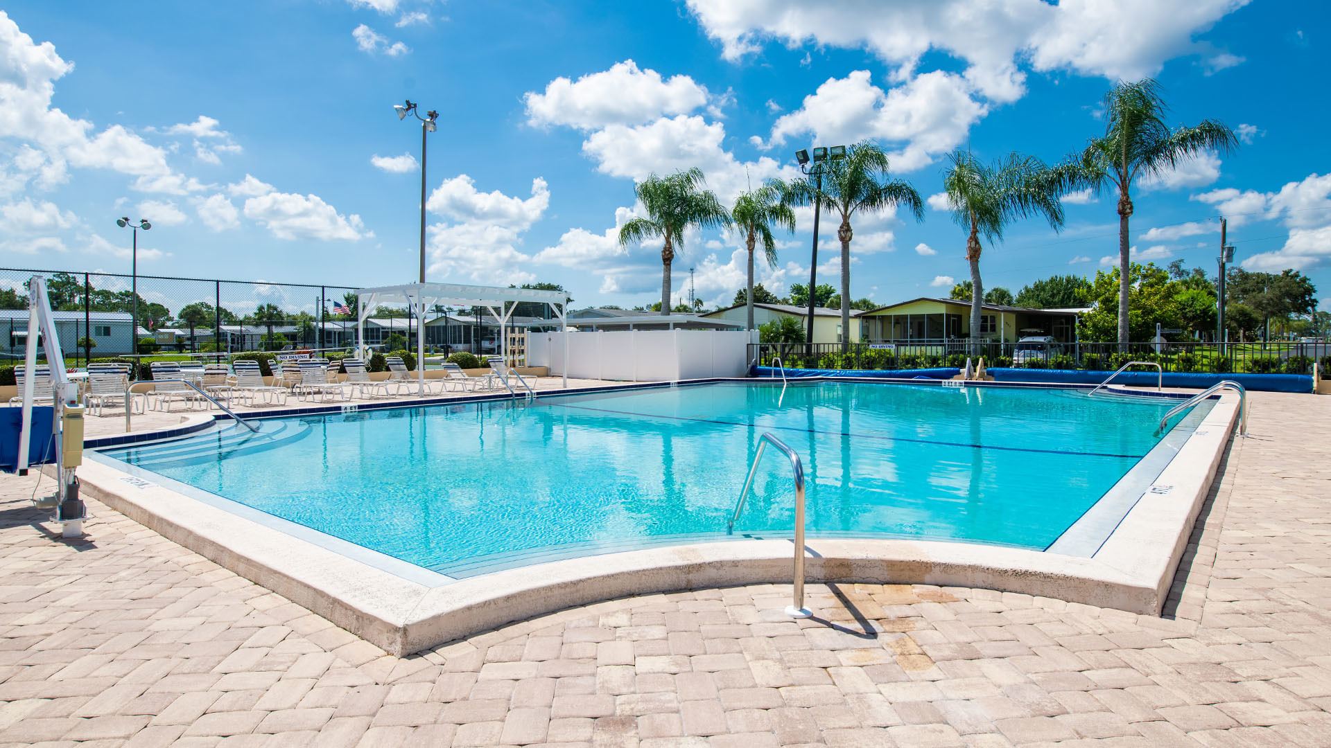 Buttonwood Bay RV Resort in Sebring, FL